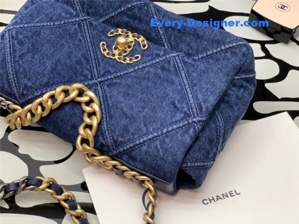 Chanel 19 flap bag - Image 2
