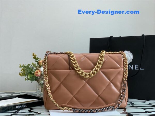 Chanel 19 flap bag - Image 3