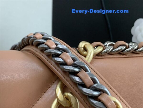 Chanel 19 flap bag - Image 6