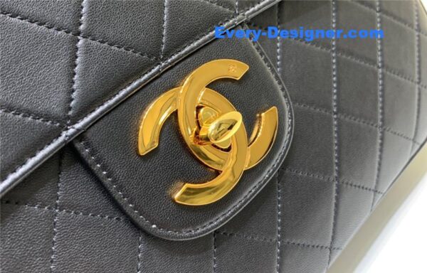 Chanel chain limited gold buckle bag - Image 4