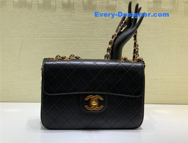 Chanel chain limited gold buckle bag - Image 8