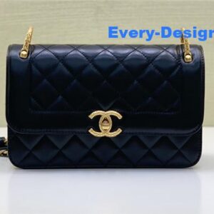 Chanel chain flap bag