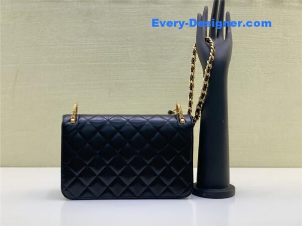 Chanel chain flap bag - Image 7