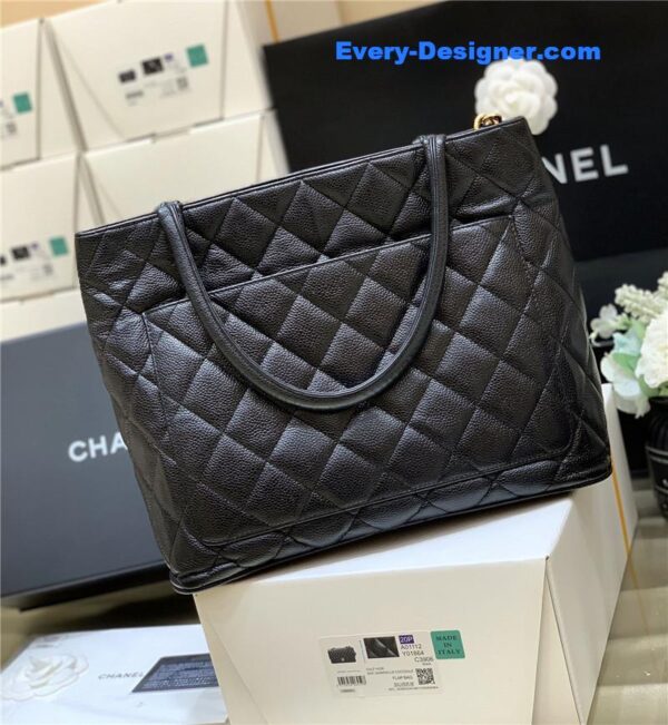 Chanel vintage caviar medallion tote bag - Image 6