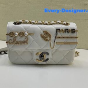 Chanel badge cf metal decorative chain bag