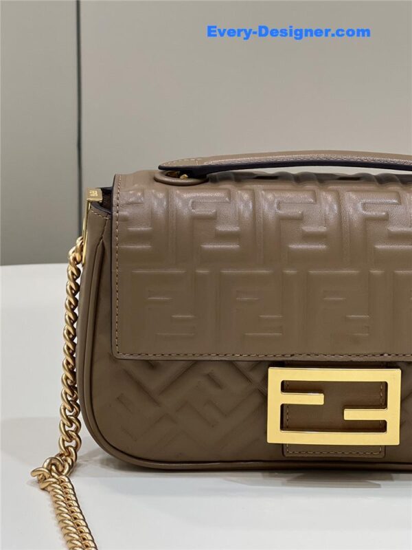 fendi classic embossed baguette bag - Image 3