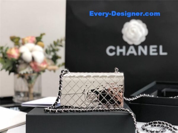 Chanel limited gold flap bag - Image 2