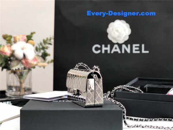 Chanel limited gold flap bag - Image 9