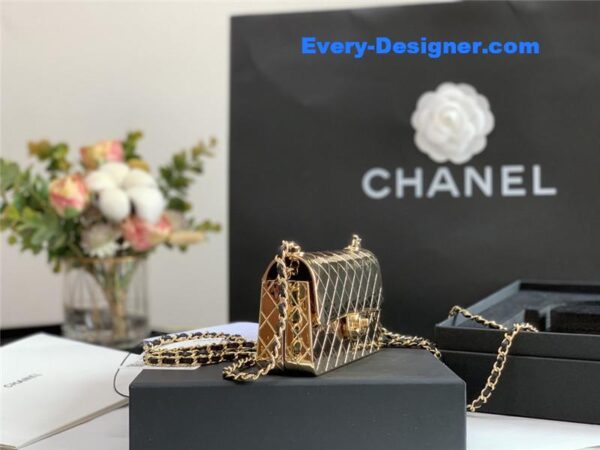 Chanel limited gold flap bag - Image 3