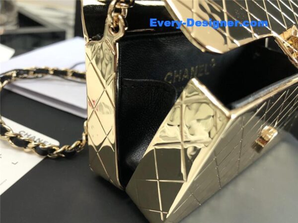 Chanel limited gold flap bag - Image 4