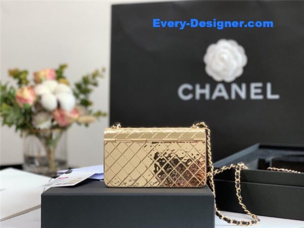 Chanel limited gold flap bag - Image 6