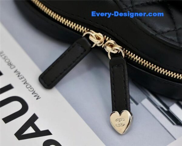 Chanel diamond heart bag black - Image 2