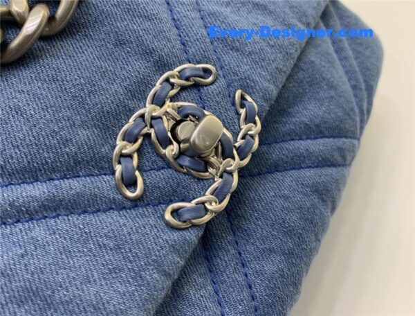Chanel denim light silver 19 bag - Image 6