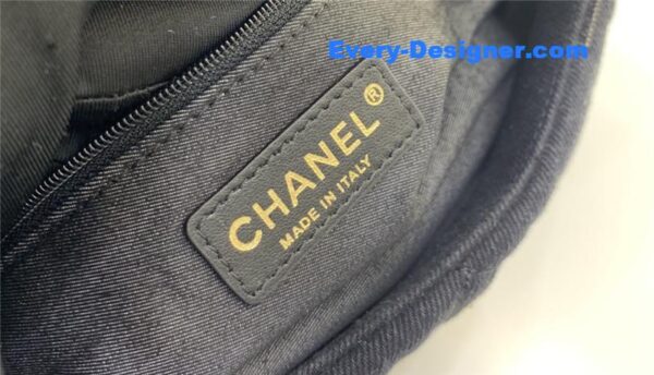 Chanel graffiti denim print cf bag - Image 4