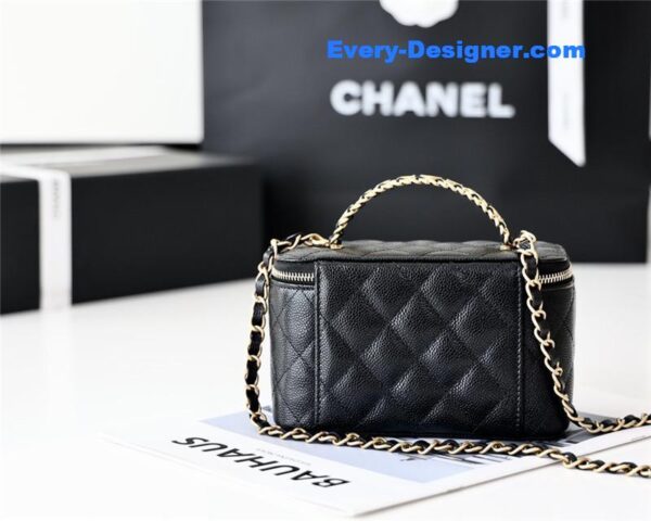 Chanel caviar vanity case 17cm - Image 4