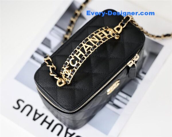 Chanel caviar vanity case 17cm - Image 6