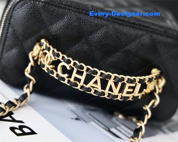 Chanel caviar vanity case 17cm - Image 8