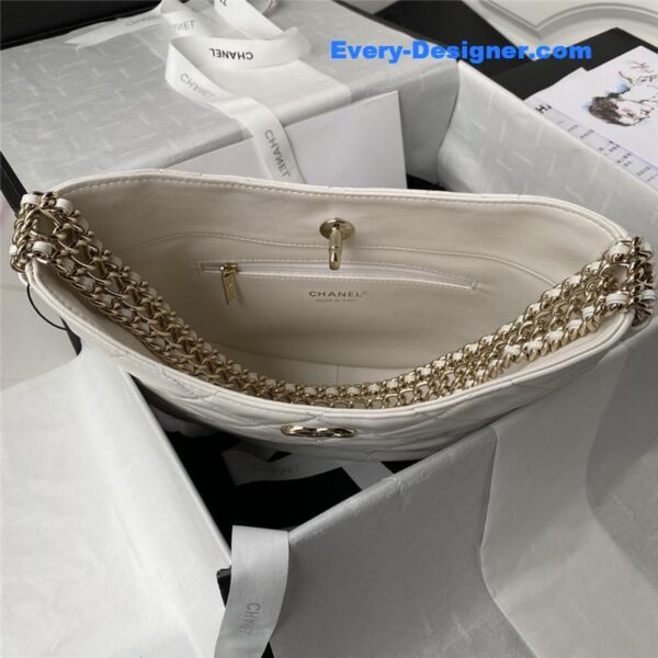 Chanel hobo bag - Image 4