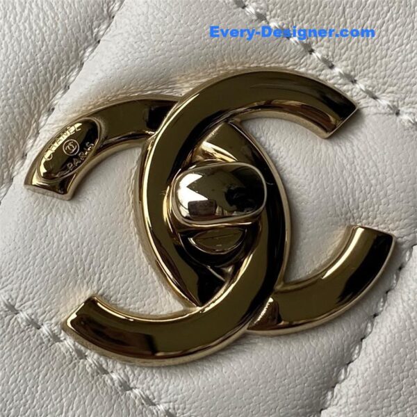 Chanel hobo bag - Image 6