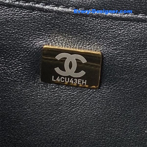 Chanel hobo bag - Image 7
