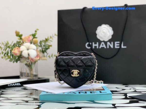 Chanel diamond heart-shaped chain bag - Image 2