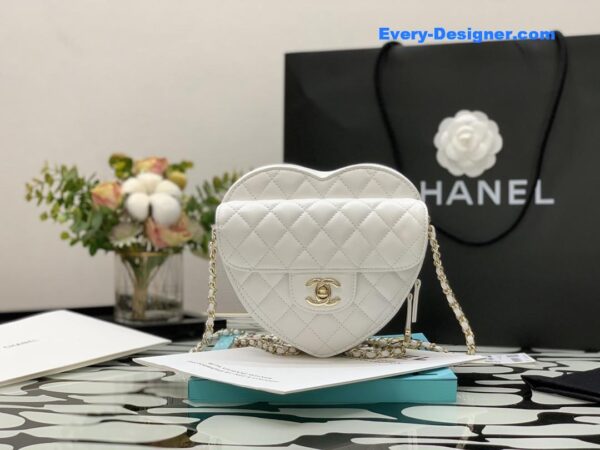 Chanel diamond heart-shaped chain bag - Image 5