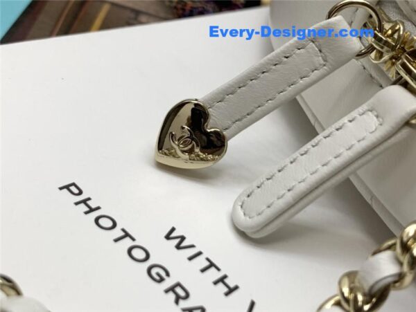 Chanel heart chain diamond bag - Image 4