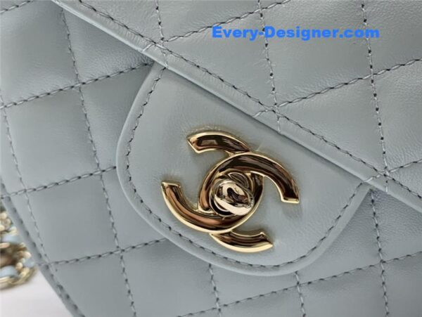 Chanel heart chain diamond bag - Image 3