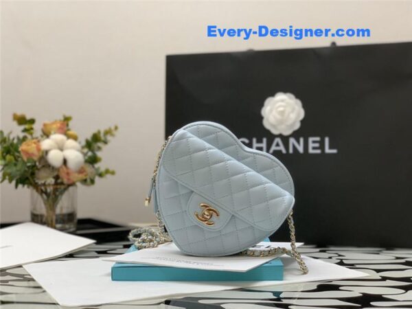 Chanel heart chain diamond bag - Image 4