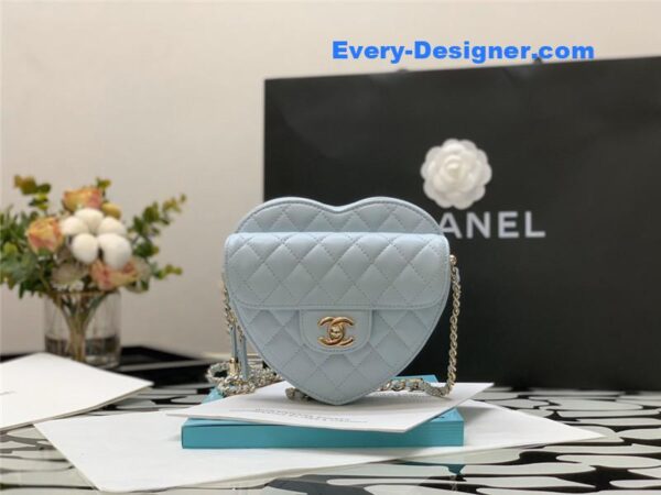 Chanel heart chain diamond bag - Image 5