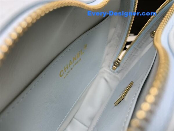 Chanel heart chain diamond bag - Image 9