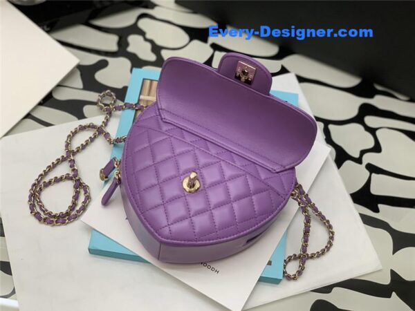 Chanel heart chain diamond bag - Image 3