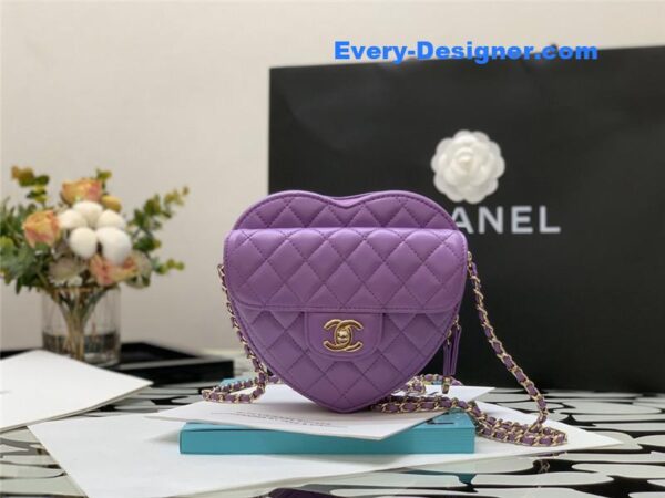 Chanel heart chain diamond bag - Image 4