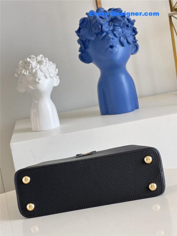 louis vuitton lv capucines small bag black - Image 7