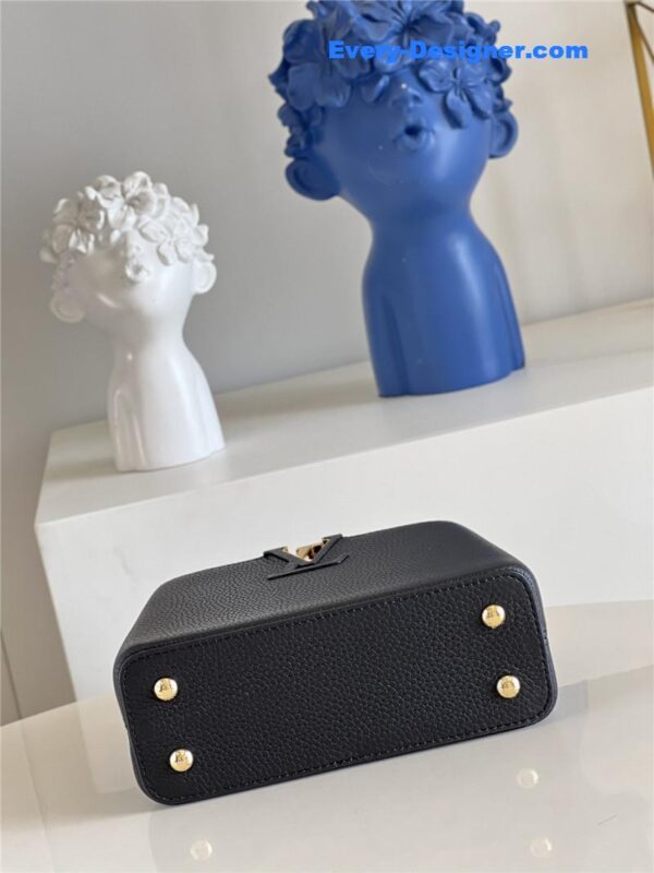 louis vuitton lv capucines mini bag black - Image 3