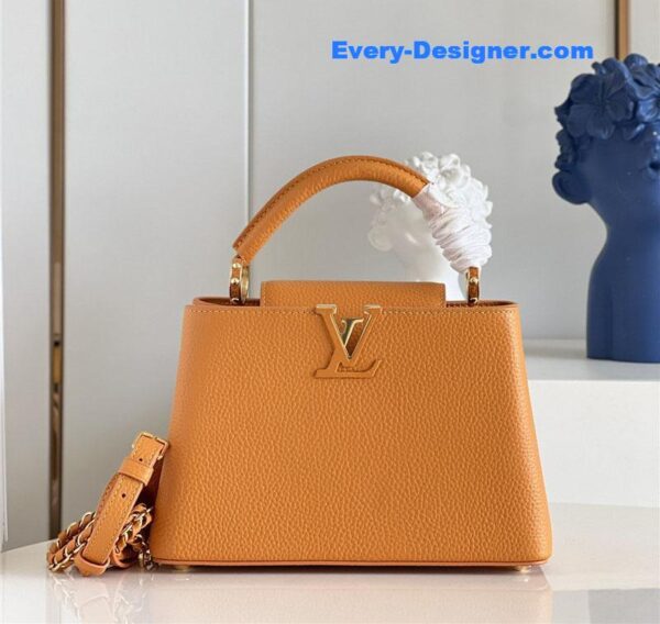 louis vuitton lv capucines small bag black - Image 4