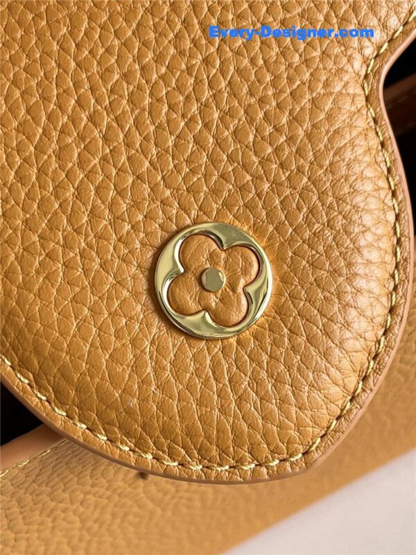 louis vuitton lv capucines small bag black - Image 6