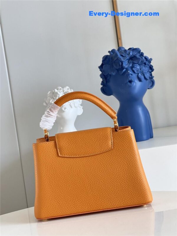 louis vuitton lv capucines small bag black - Image 2