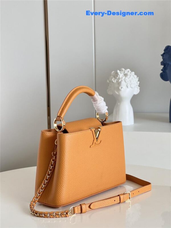 louis vuitton lv capucines small bag black - Image 7