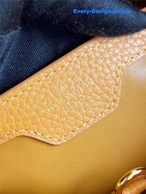 louis vuitton lv capucines small bag black - Image 9