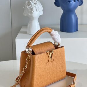 louis vuitton lv capucines mini bag