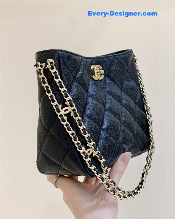 Chanel hobo bag with chain - Image 8