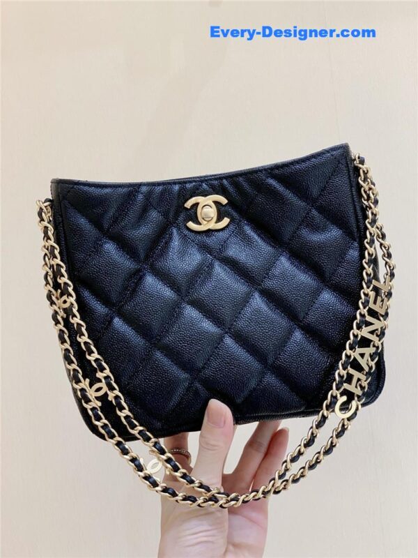 Chanel hobo bag with chain - Image 9