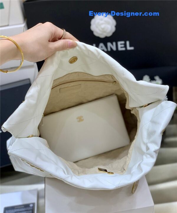 Chanel 22 handbag small - Image 3