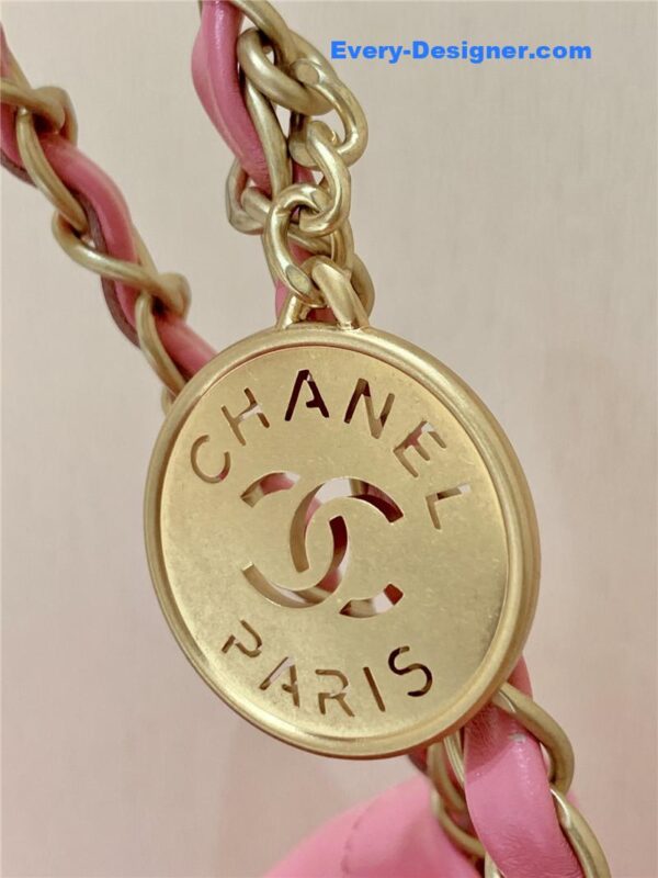 Chanel 22 handbag small - Image 3