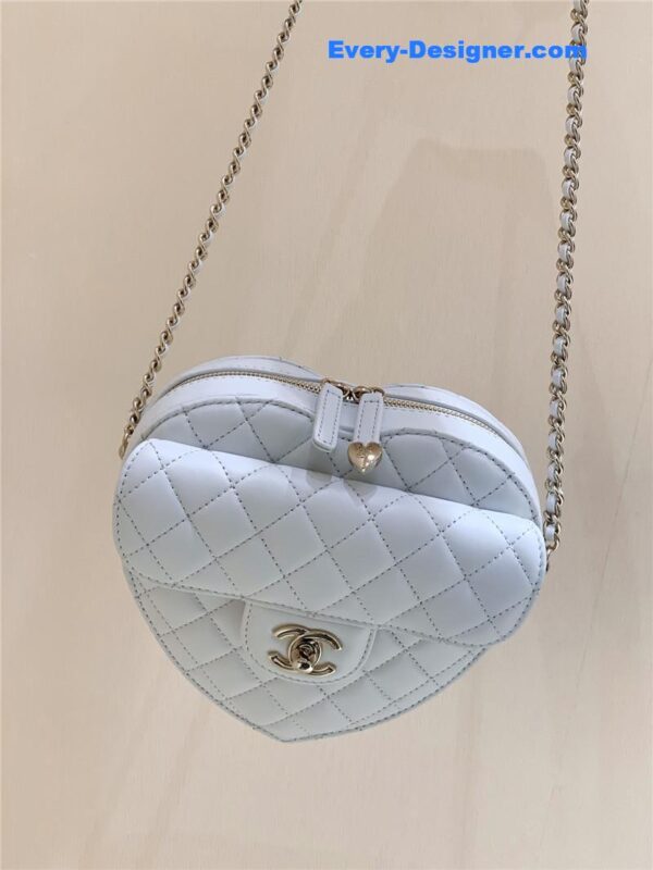 Chanel diamond heart bag large - Image 4