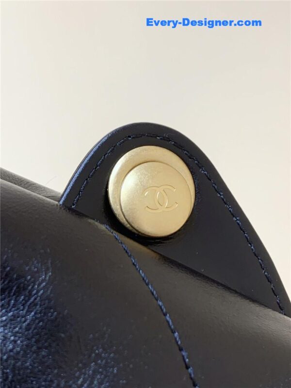 Chanel 22 large handbag black - Image 3