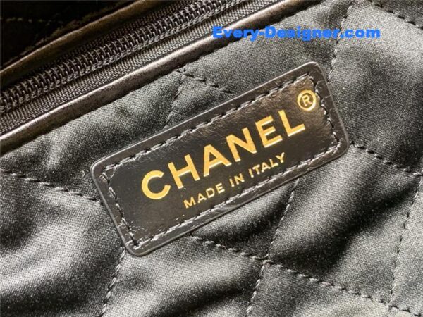Chanel 22 large handbag black - Image 4