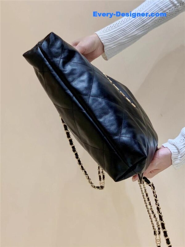 Chanel 22 large handbag black - Image 5