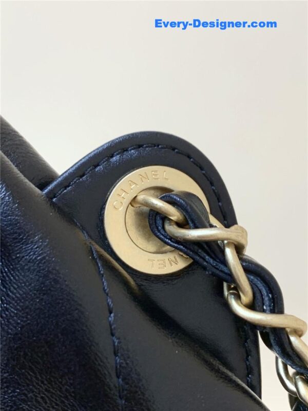 Chanel 22 large handbag black - Image 2